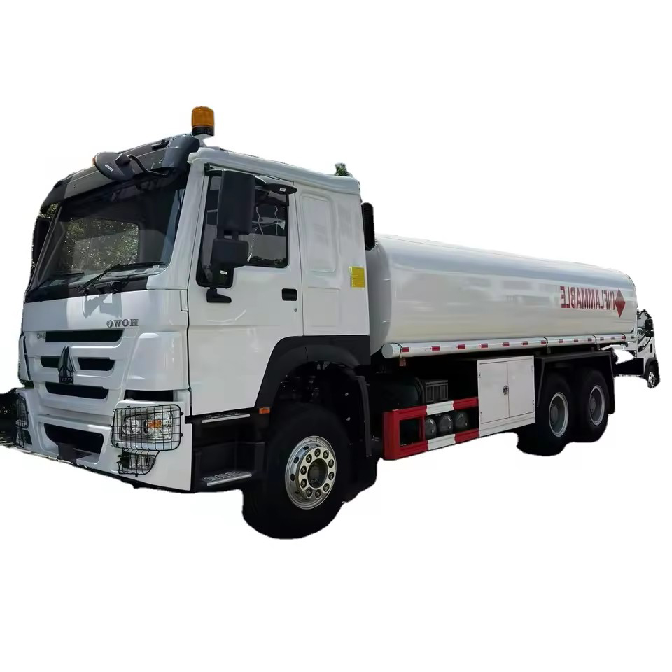 SINOTRUK HOWO 6x4 RHD P&eacute;trolier Diesel