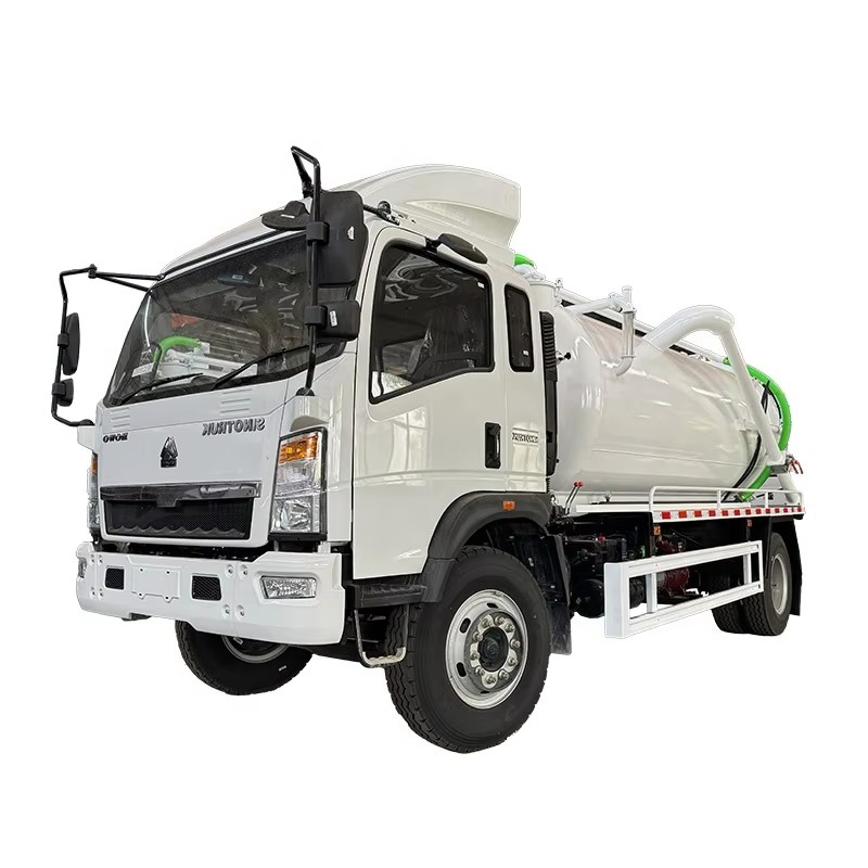 Sinotruk Howo 5000L Camion D'aspiration Des Eaux Us&eacute;es 4x2 Camion-citerne D'aspirat