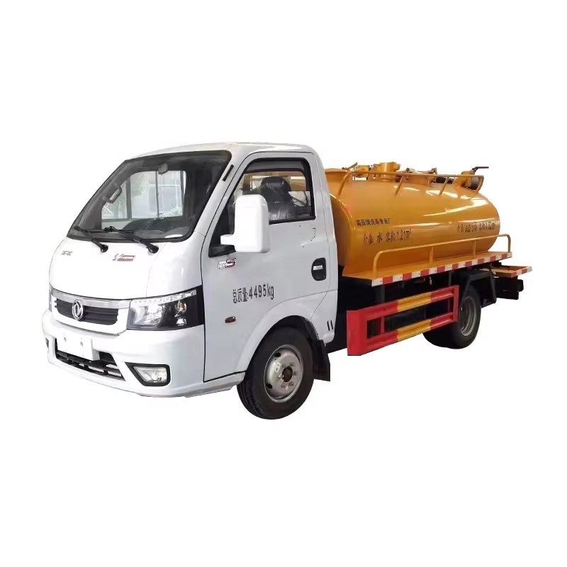 Mini Camion D'aspiration Des Eaux Us&eacute;es Dongfeng 2 CBM 4x2 Camion R&eacute;servoir D