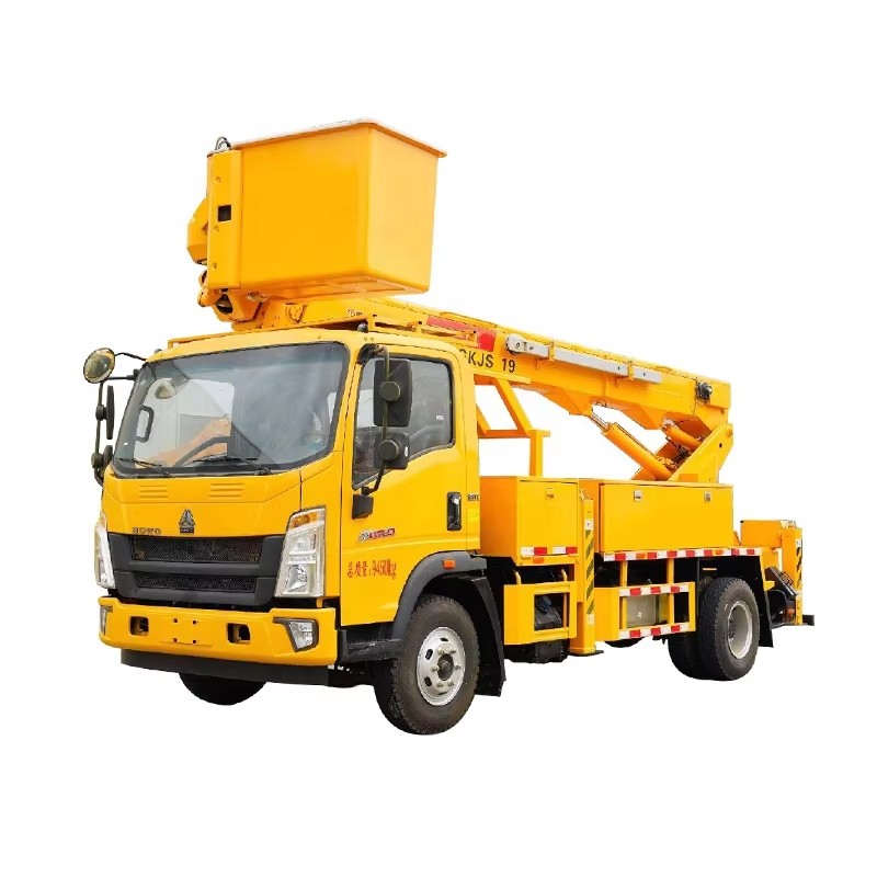 Howo 25m Bras Droit Ascenseur A&eacute;rien Plateforme Camion Hydraulique Haute Altitude Op&eacute;r