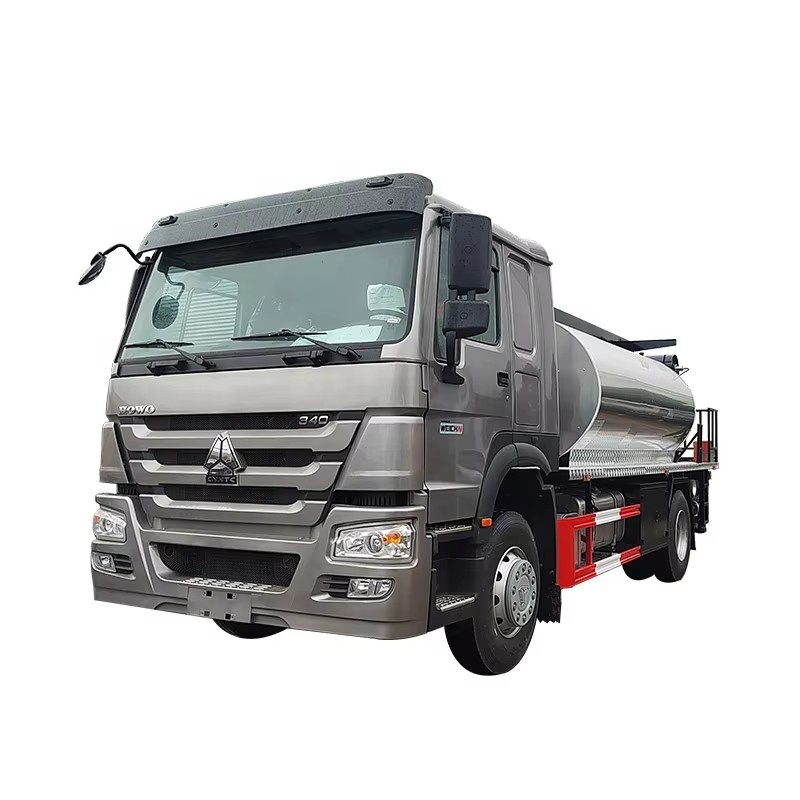 Howo 4x2 Road Paving Machinery Bitumen Truck Road Asphalt Spray Bitumen Distributeur Camion