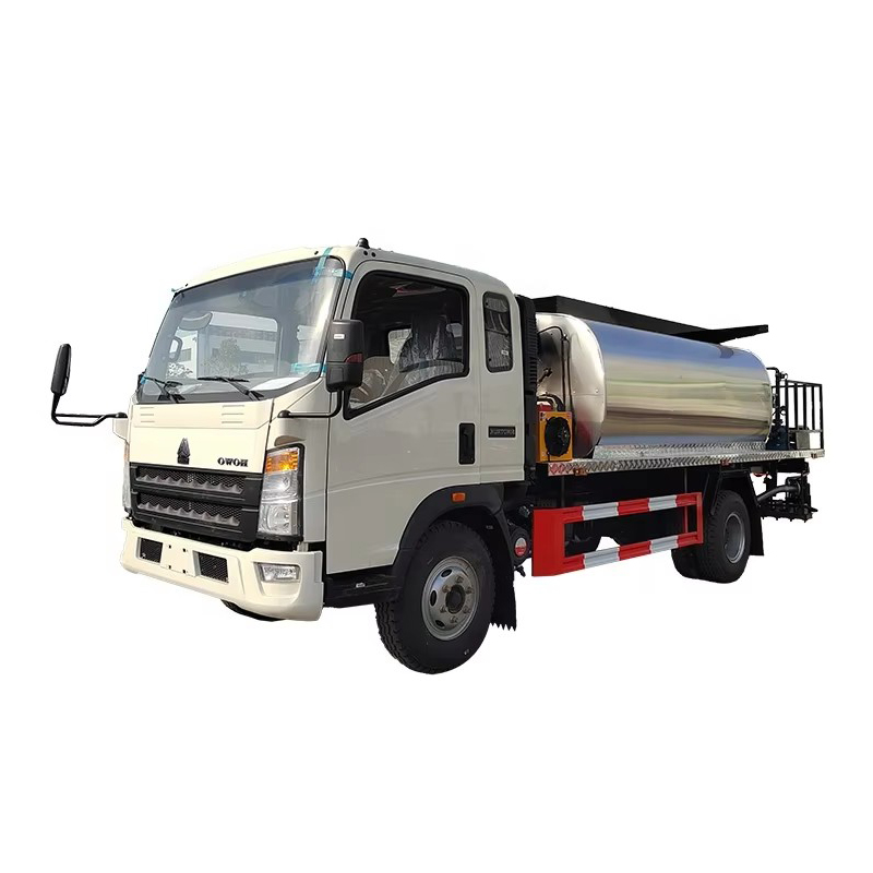 Howo 6 Tonnes Distributeur D'asphalte Camion Pulv&eacute;risateur D'huile Chaude Camion Pa
