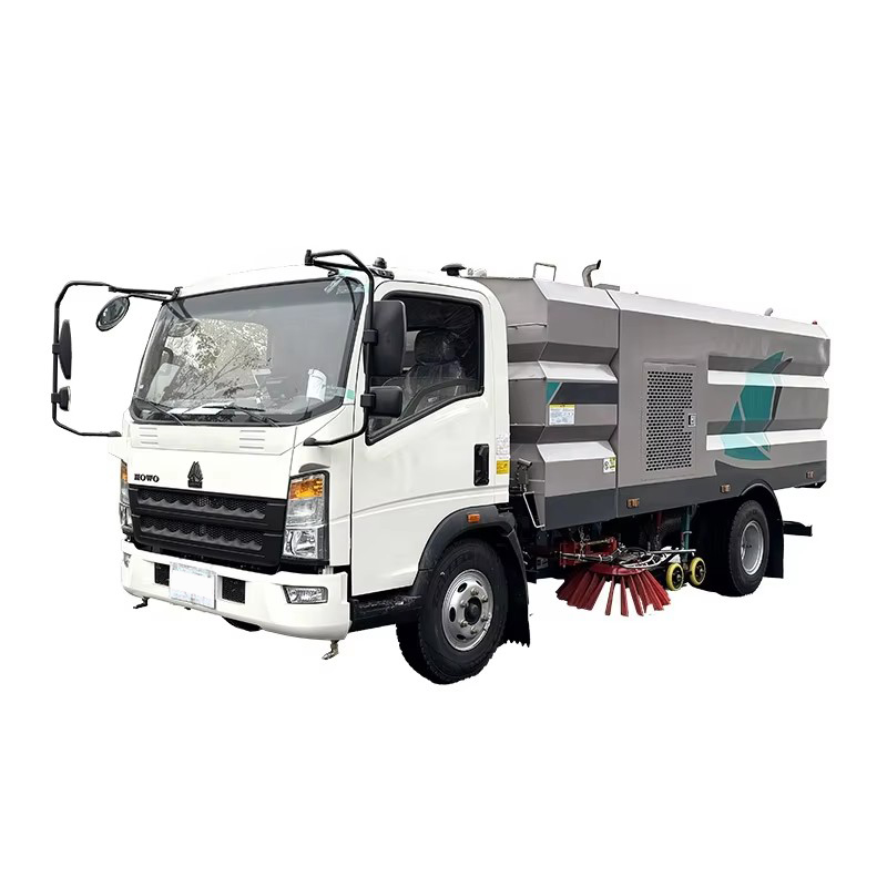 Camion-citerne De Balayeur De Route D'exportation Howo 8000L Camion De Lavage De Rue &agrave; H