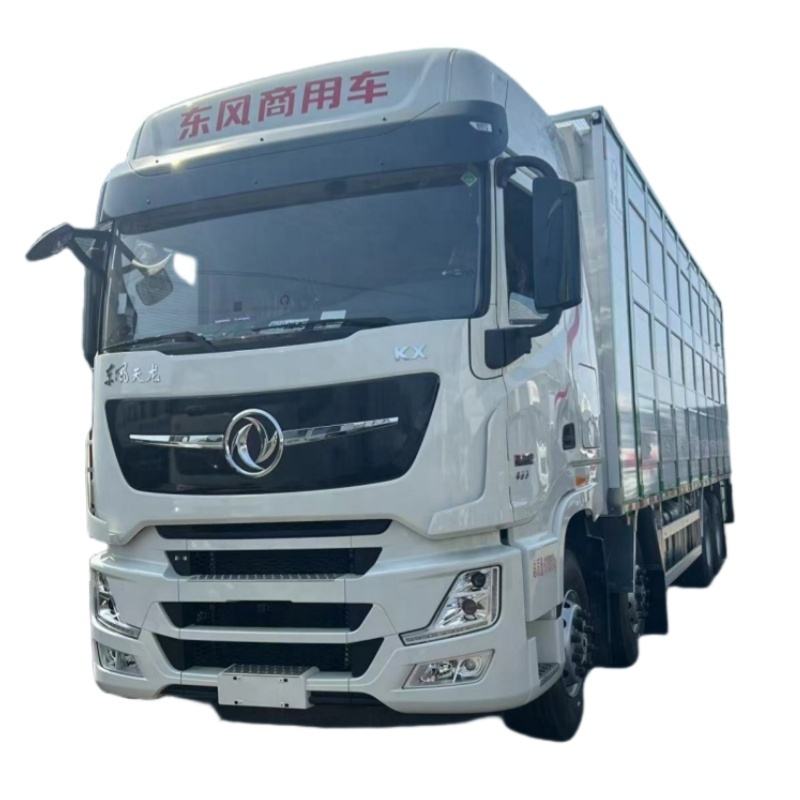 Dongfeng 8 * 4 Camion De Transport De B&eacute;tail 9.6m Vivant B&eacute;b&eacute; Cochon Animal Pou