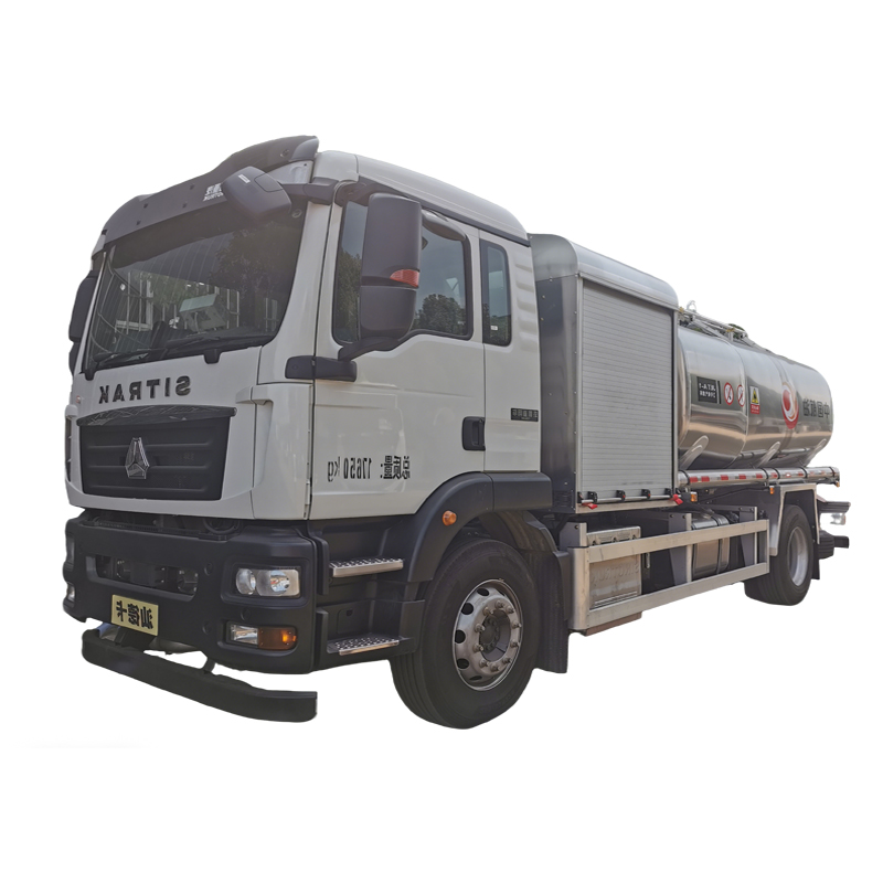 SINOTRUK 4&times;4 13.6m3 Camion De Ravitaillement D'avions